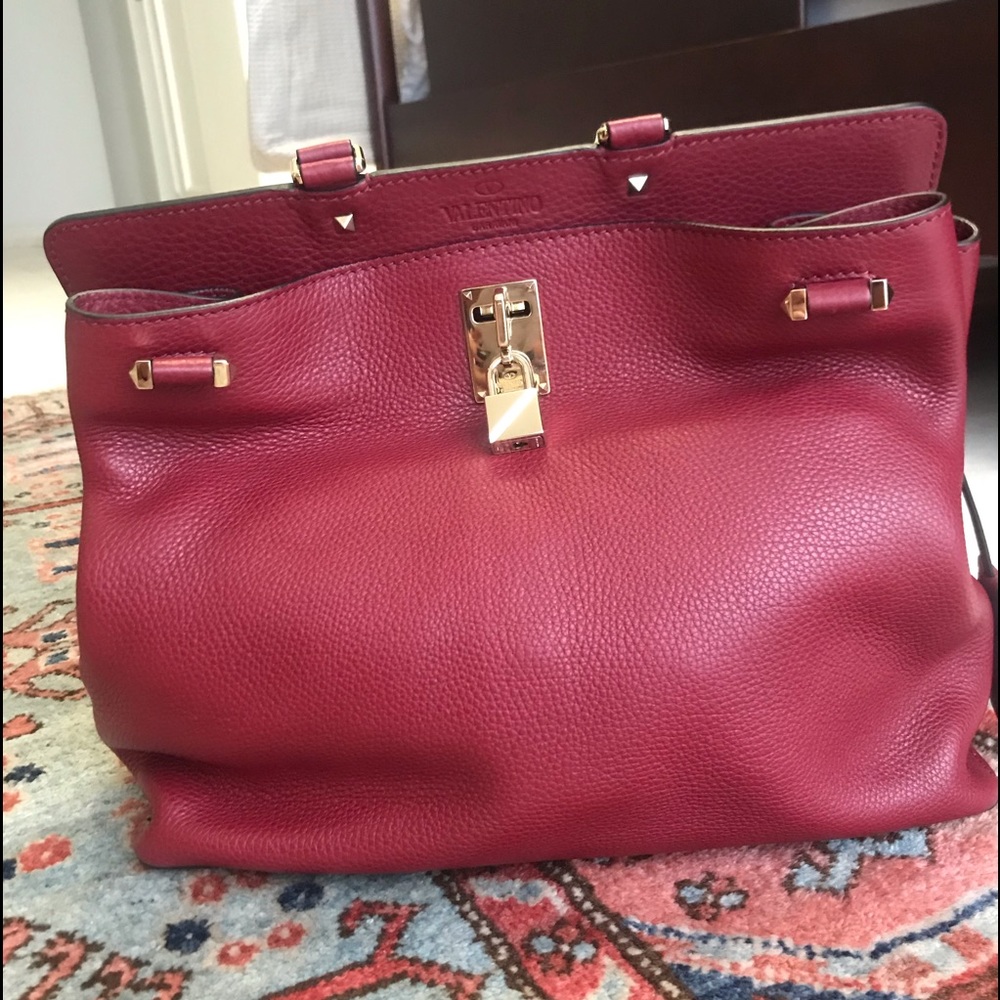 🚫 SOLD - 🎉HP🎉 NWT AUTH VALENTINO GARAVANI BAG PRICE FIRM - Picture 2 of 8
